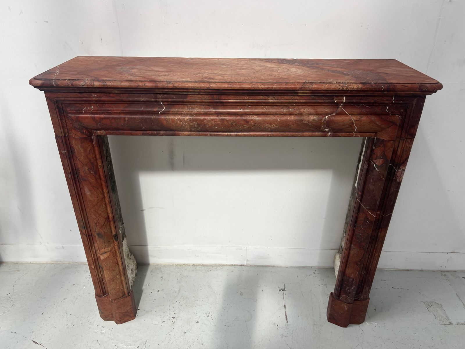 Louis Philippe Fireplace In Red Breccia Marble, 19th Century photo vinterior