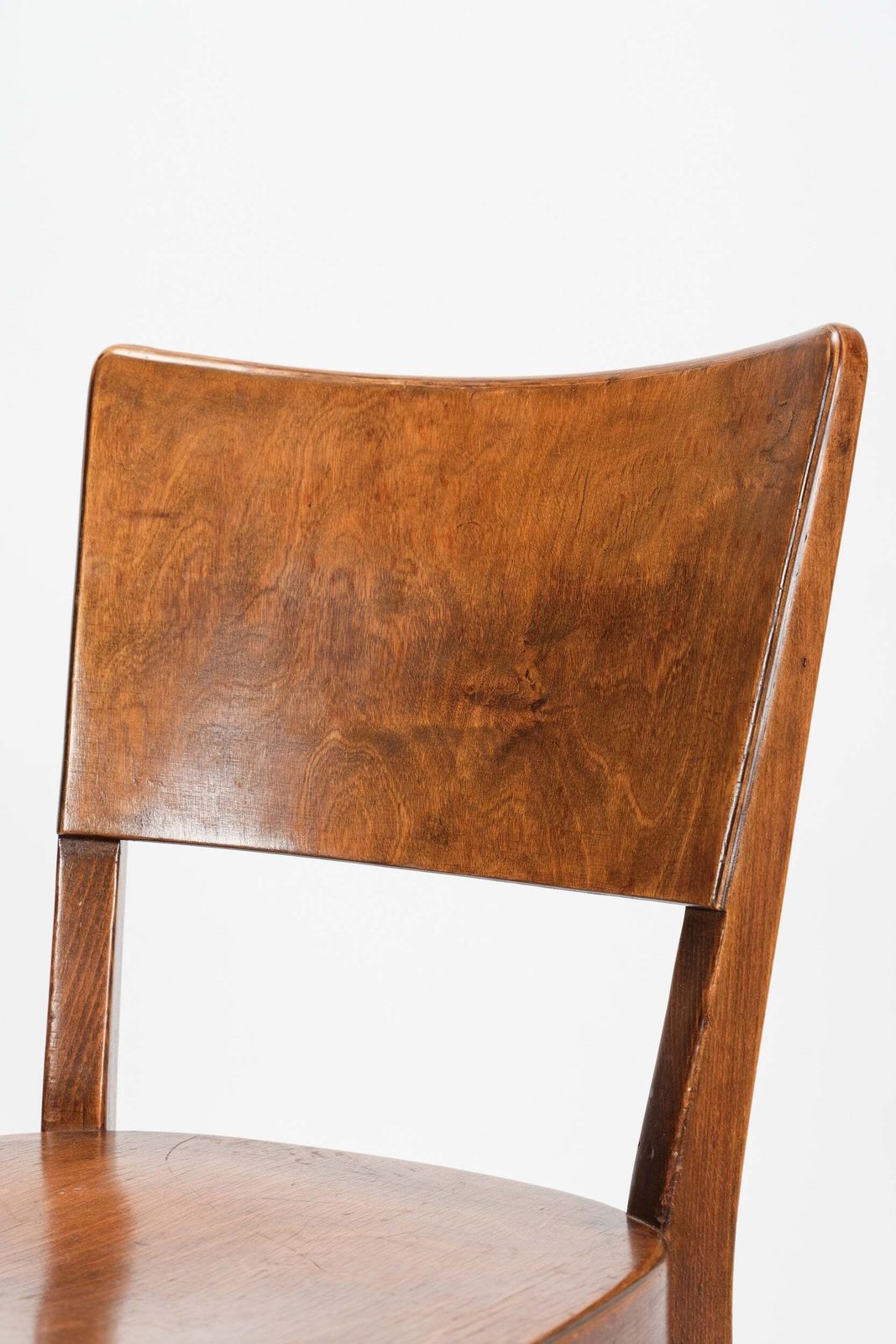 photo furniture 18 Max Ernst Haefeli, Horgen Glarus, 1 790 Wooden Chairs, Switzerland, 1930s