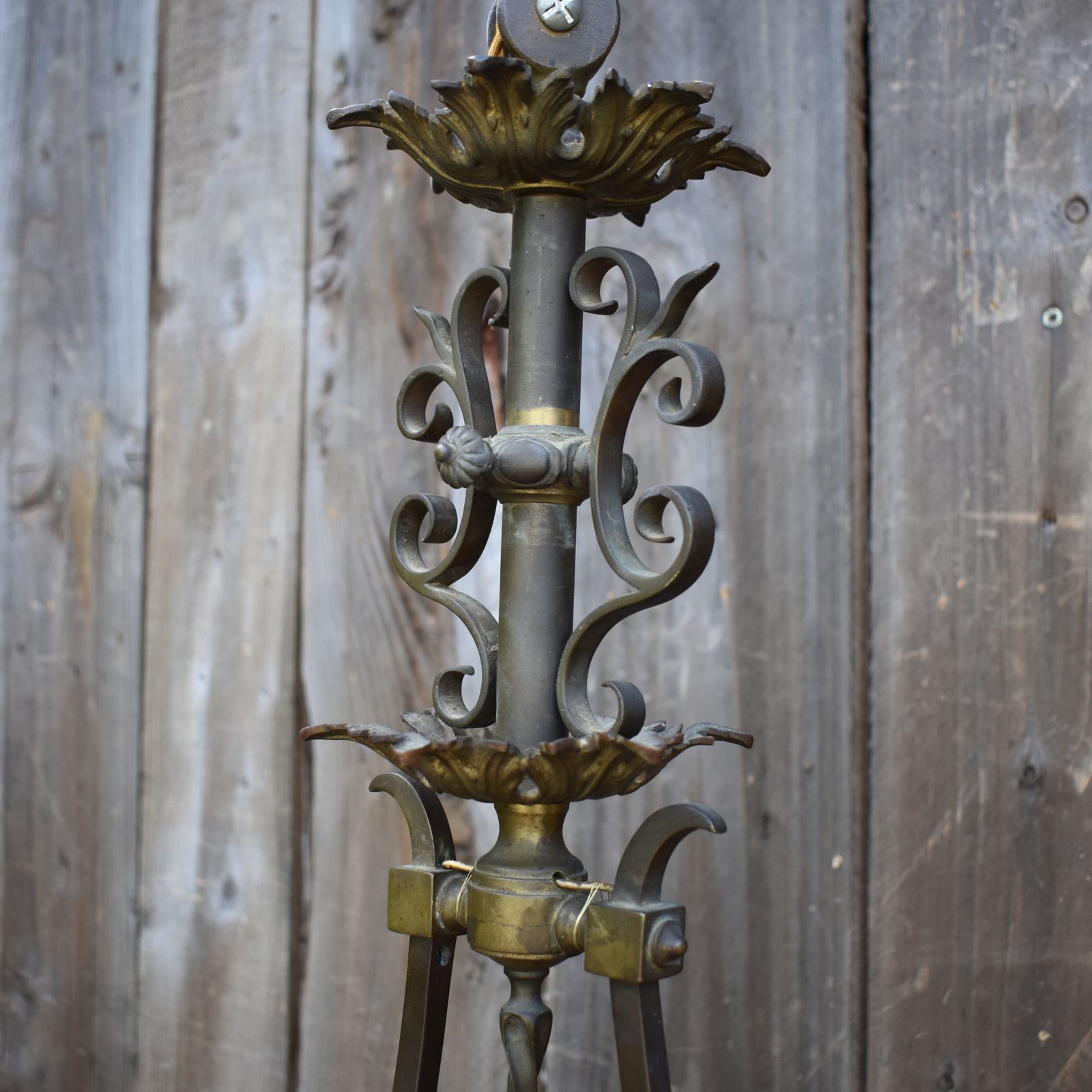 Antique Handmade Acanthus Leaf Heavy Brass Scroll Design Statement Pendant Light photo vinterior