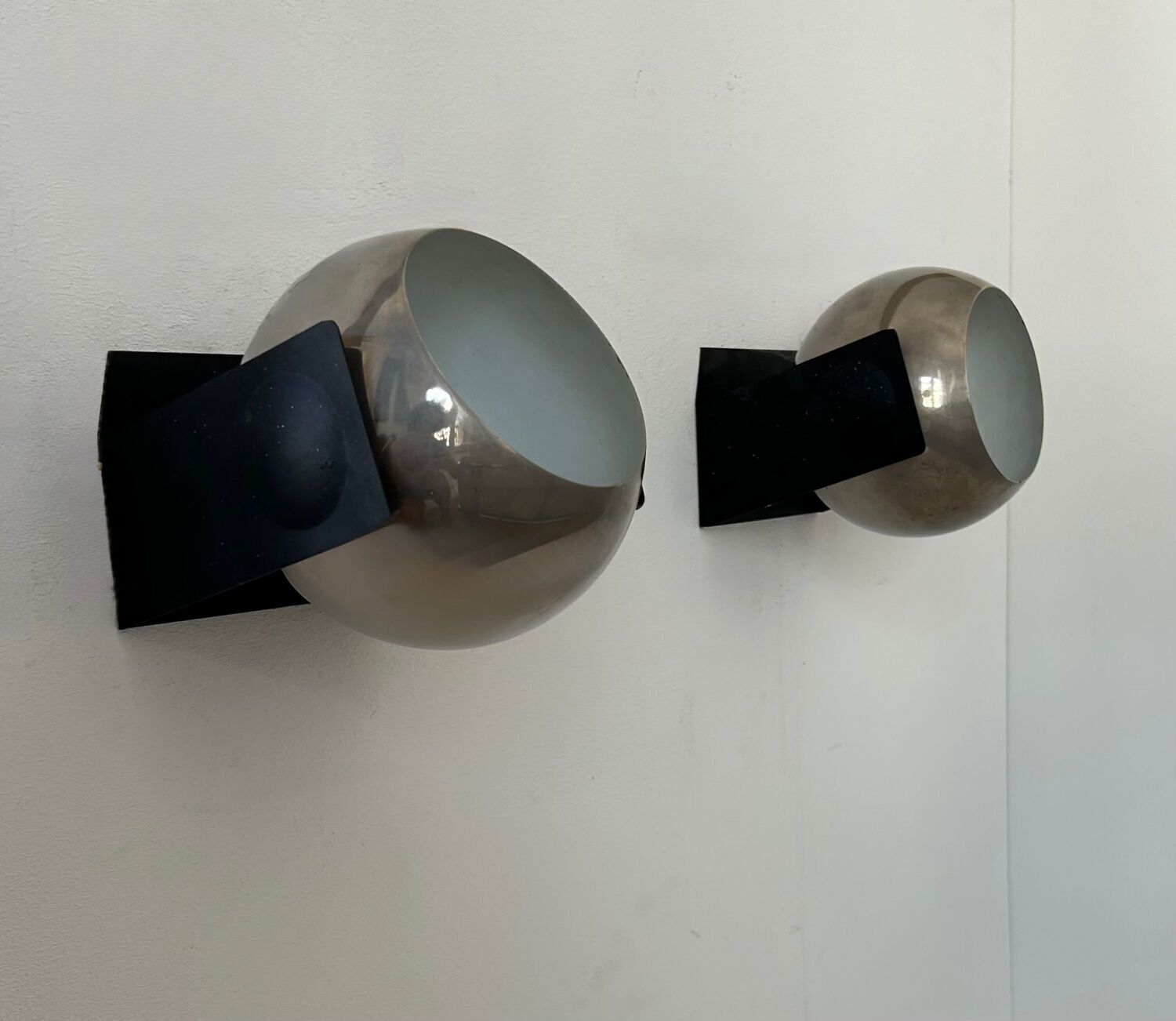 photo furniture Pair Of Adjustable Wall Lights, Chrome And Matte Black Metal, France 1970