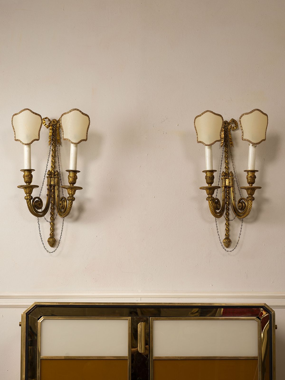Pair Of Napoleon III Wall Sconces In Gilt And Finely Chiseled Bronze, France, Mid 19th Century photo vinterior