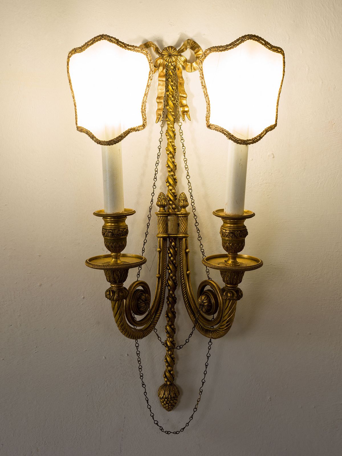 Pair Of Napoleon III Wall Sconces In Gilt And Finely Chiseled Bronze, France, Mid 19th Century photo vintage