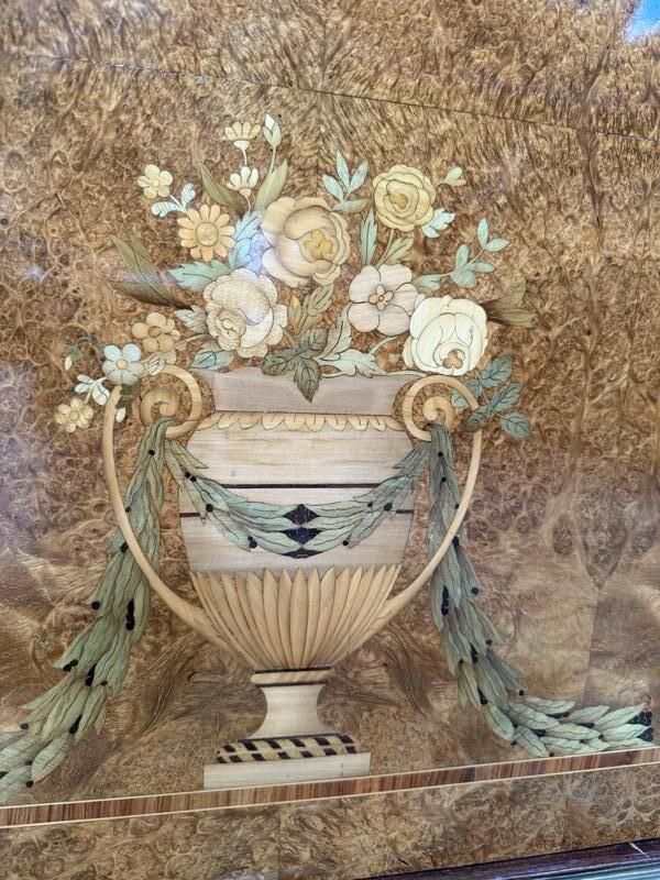 Buffet De Style Louis Louis XVI En Marqueterie photo vintage