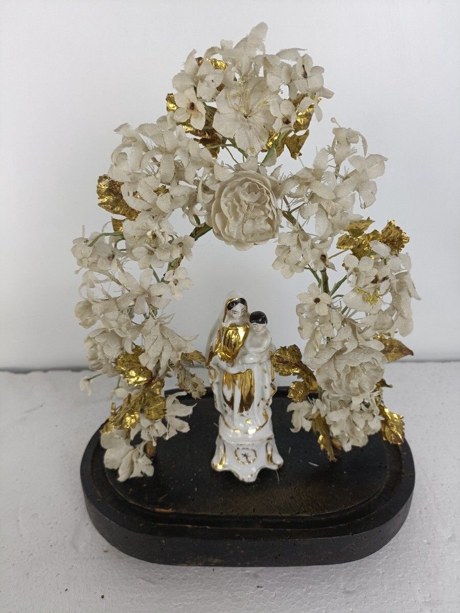 Antique Bridal Victorian Oval Hand Blown Glass Dome Vieux Paris Madonna Wreath G photo for sale