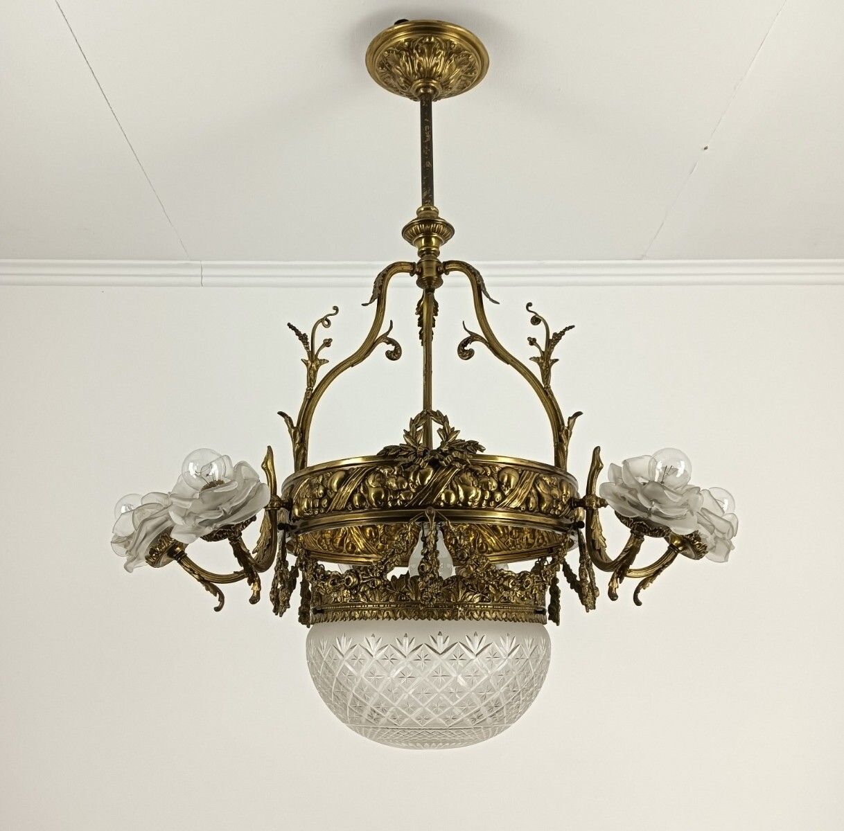 Art Deco Art Nouveau Chandelier Brass  Ornate Flower Shades Etched Glass 7 Light photo Lighting