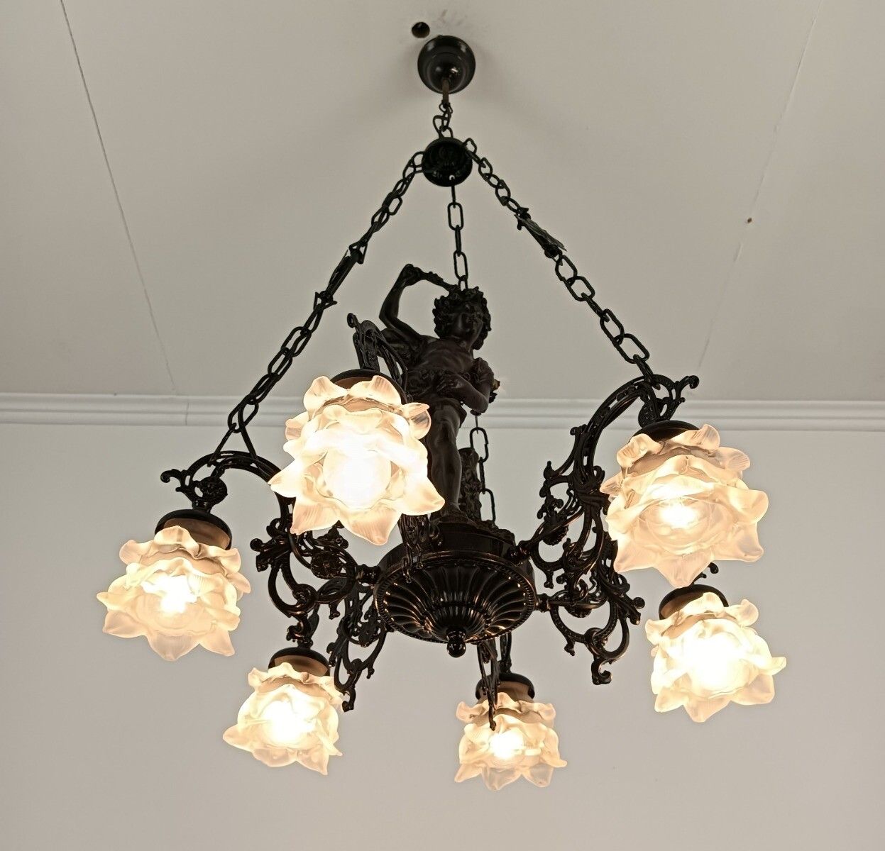 Gorgeous Putti Chandelier Flower Sconces Resin 6 Lights Hollywood Regency Vintag photo Lighting