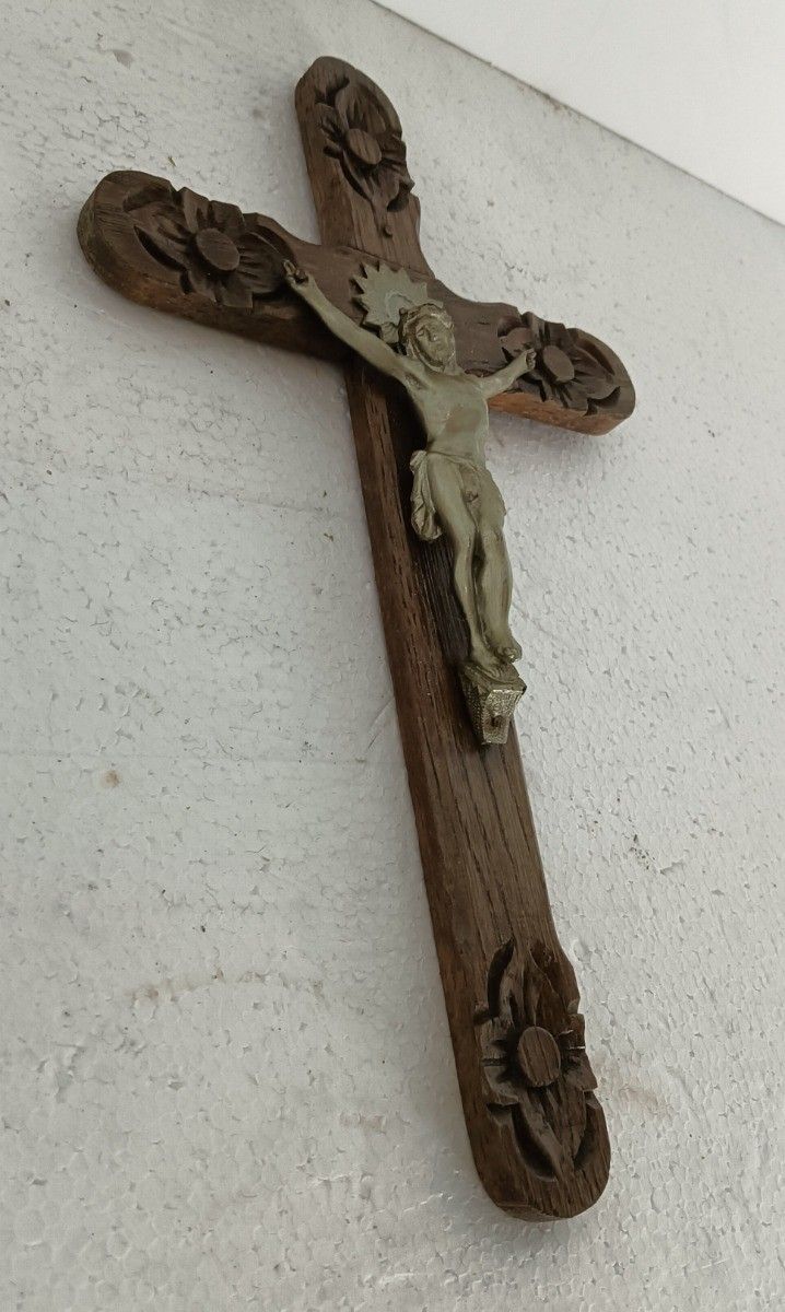 Small Vintage Wall Crucifix Cross Carved Wood Spelter Corpus Christi, Lovely photo furniture