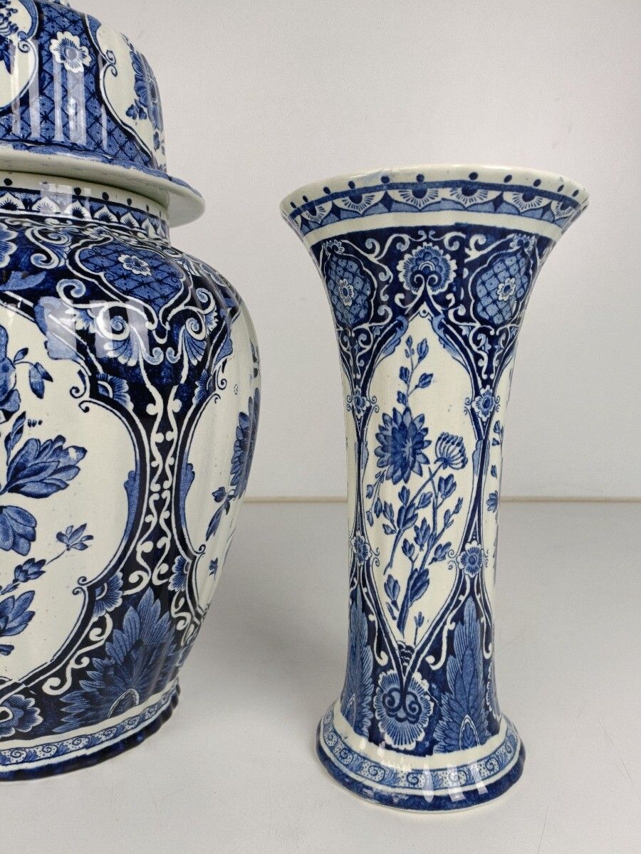 Delft Blue White Garniture Set Two Trumpet  Vases Urn Lidded 3 Pieces Royal Sphi photo 364.0