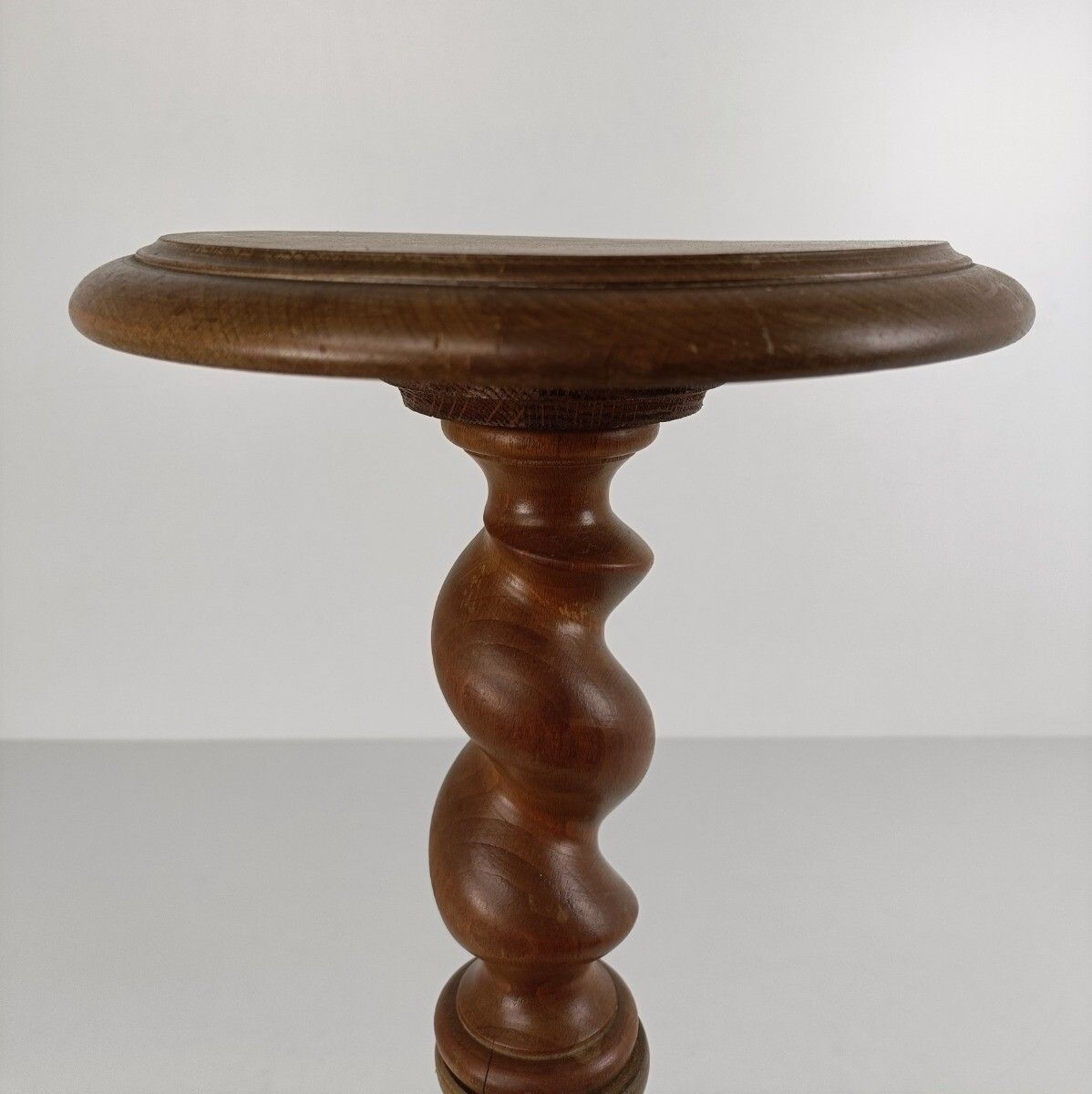 Ornate Carved Wooden Barley Twist Pedestal Hand Carved Wood Wooden Side Table Pl photo vinterior
