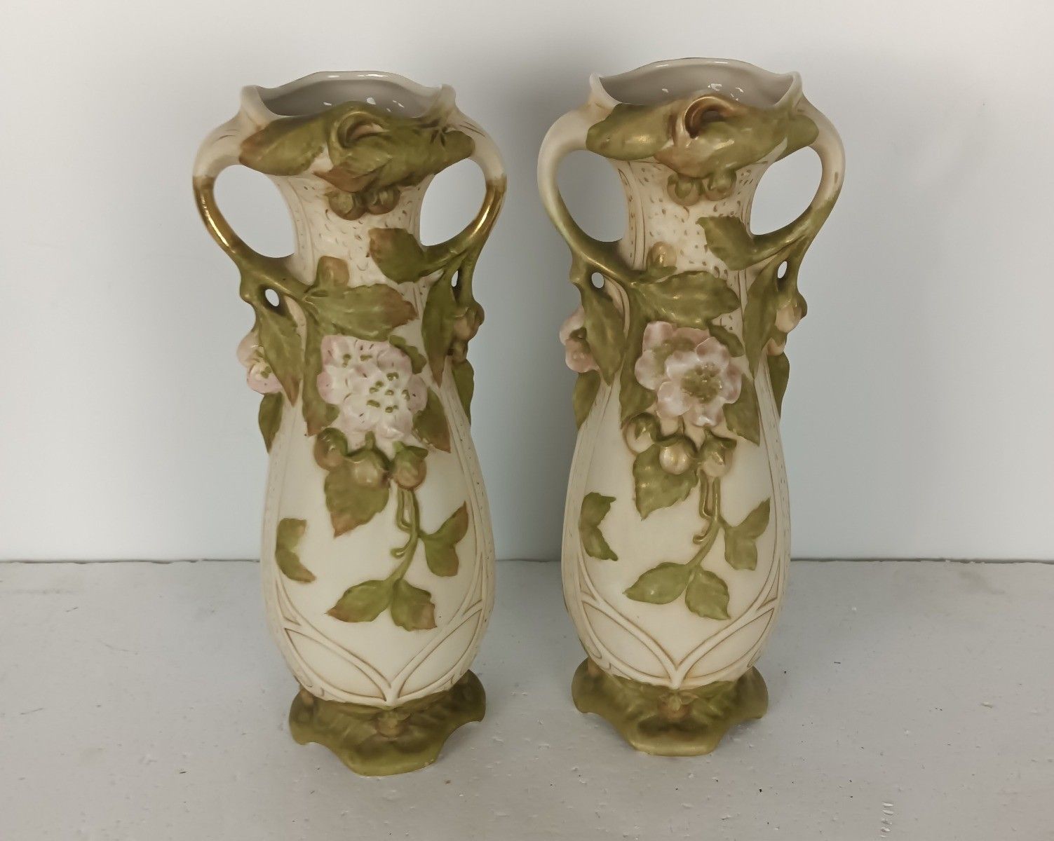 Royal Dux, Pair Vases Faience, Art Nouveau 1900 Antique Bohemia Austria Marked photo vinterior
