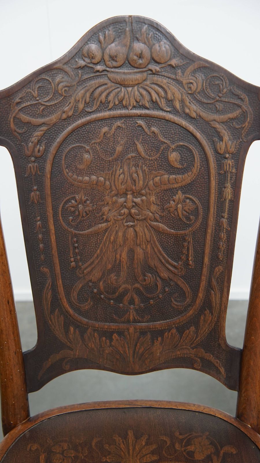 photo for sale Set Of 4 Original Antique Jacob And Josef Kohn Bentwood Design Thonet Chairs From The Early 20th Century With Beautiful Carvings
