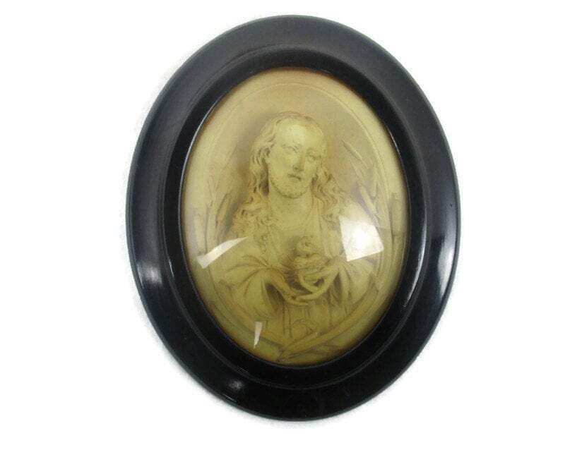 Antique Oval Ornate Wooden Frame  Convex Glass Dome Jesus Christ Holy Sacred Hea