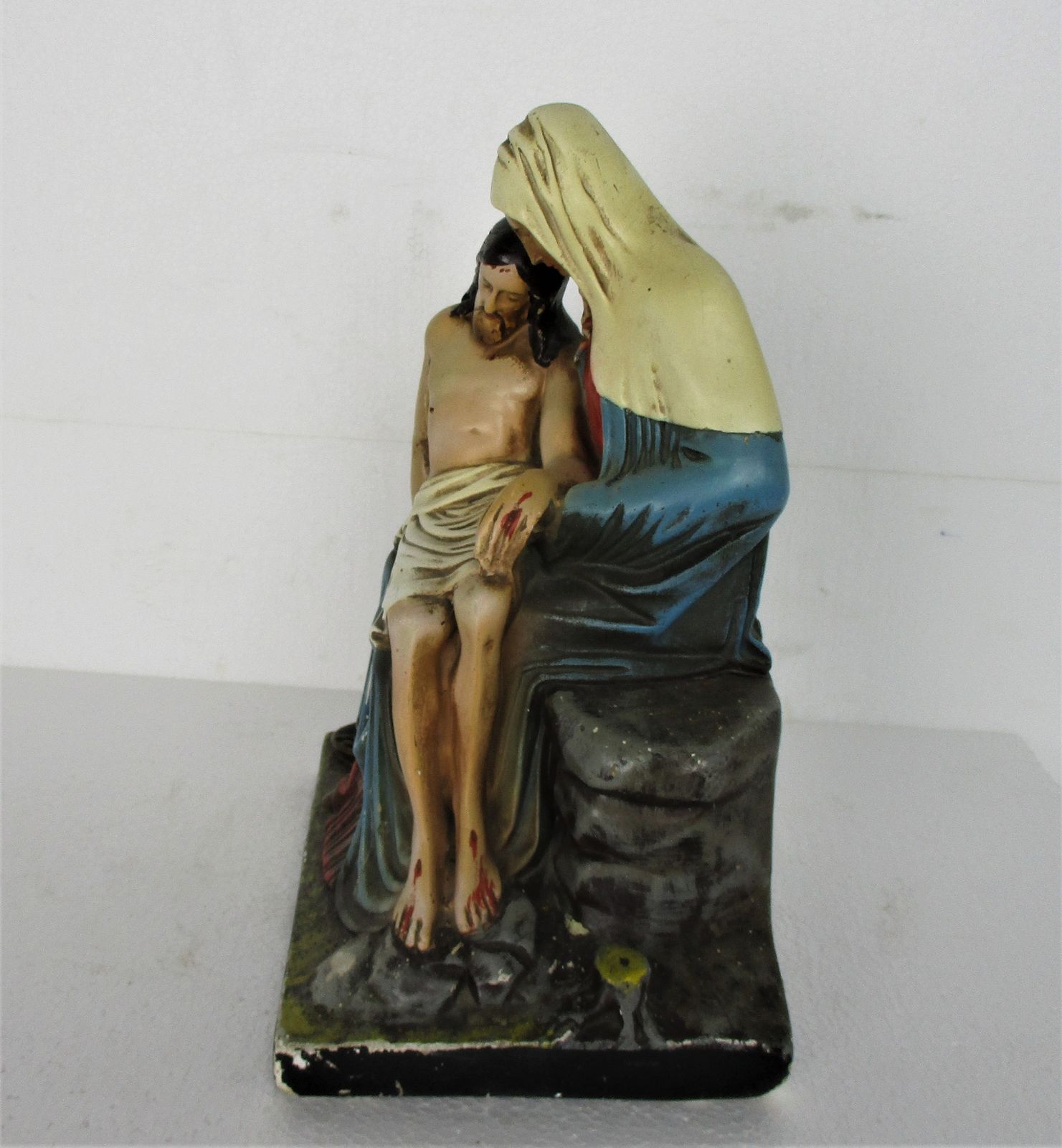 Polychrome Statue Pieta Plaster Jesus Christ Virgin Mary Holy Mother Sculpture V photo vinterior