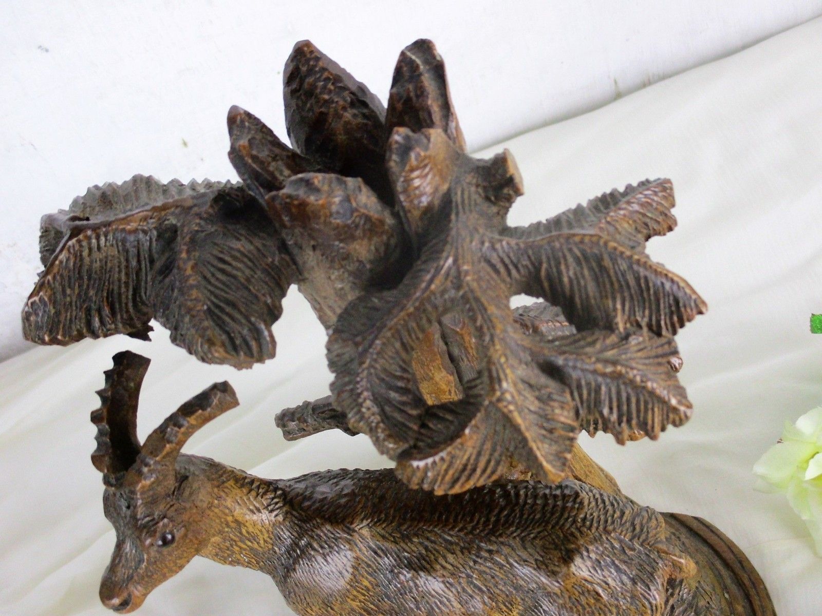 Black Forest Sculpture Figurine Hand Carved Deer Roe Buck Stag Glass Eyes photo vinterior
