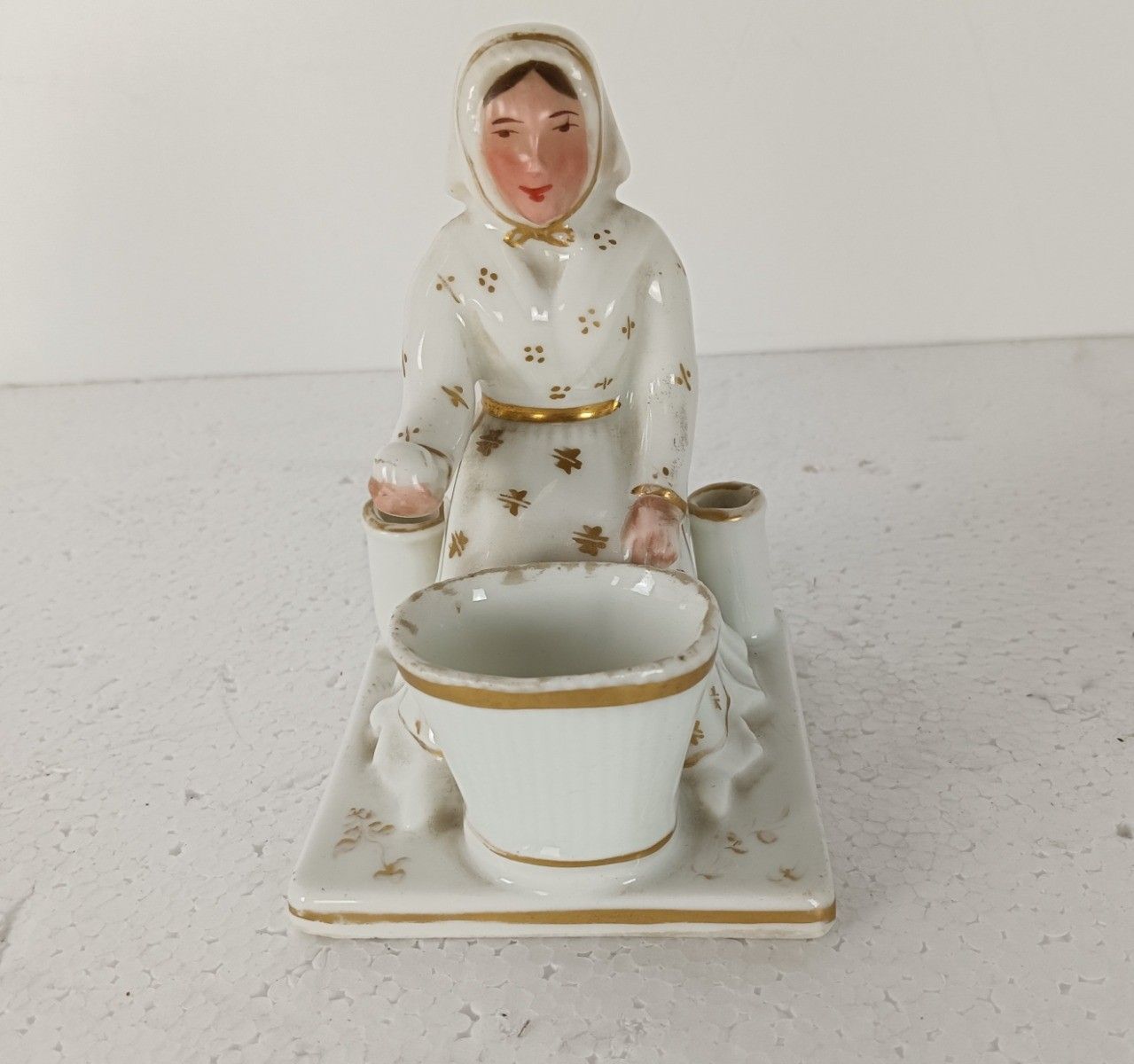 Antique Porcelain Figurine Vieux Paris Porcelain Old Woman With Basket Small photo Home Decor