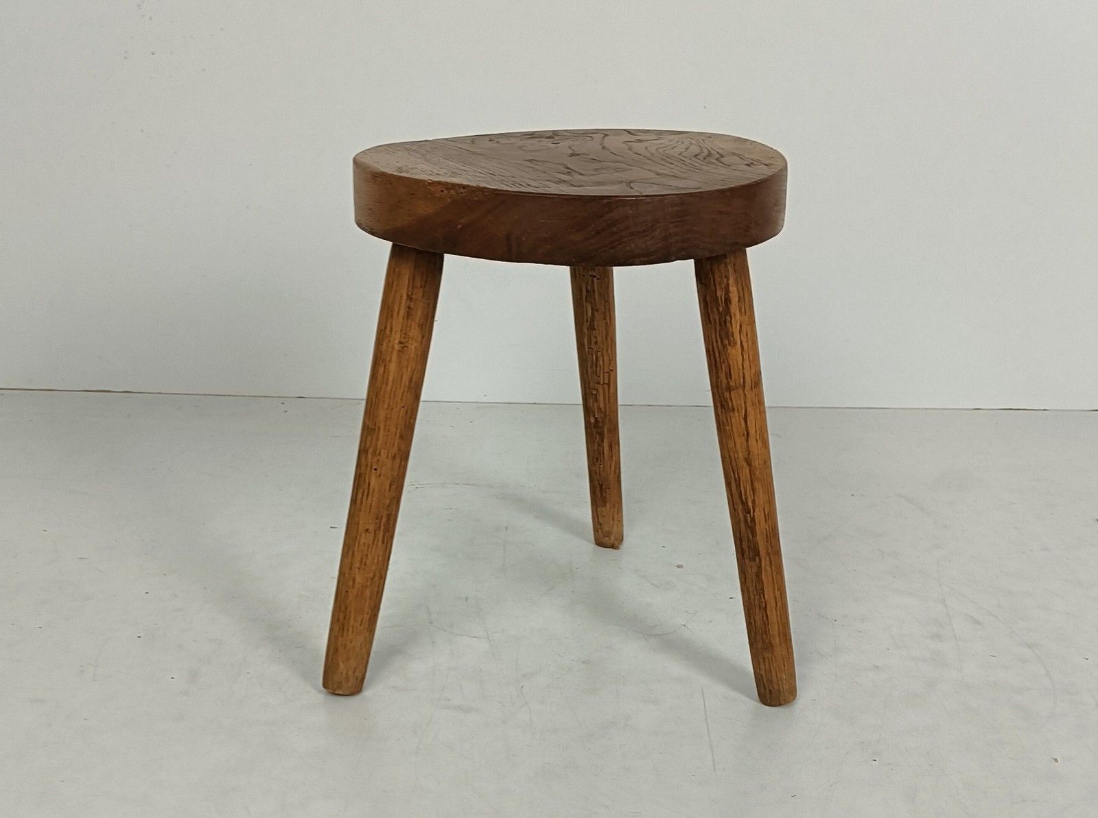Milking Stool Pedestal Plant Stand Side Table Farmhouse Barn Style Tripod  Vinta photo 121.0