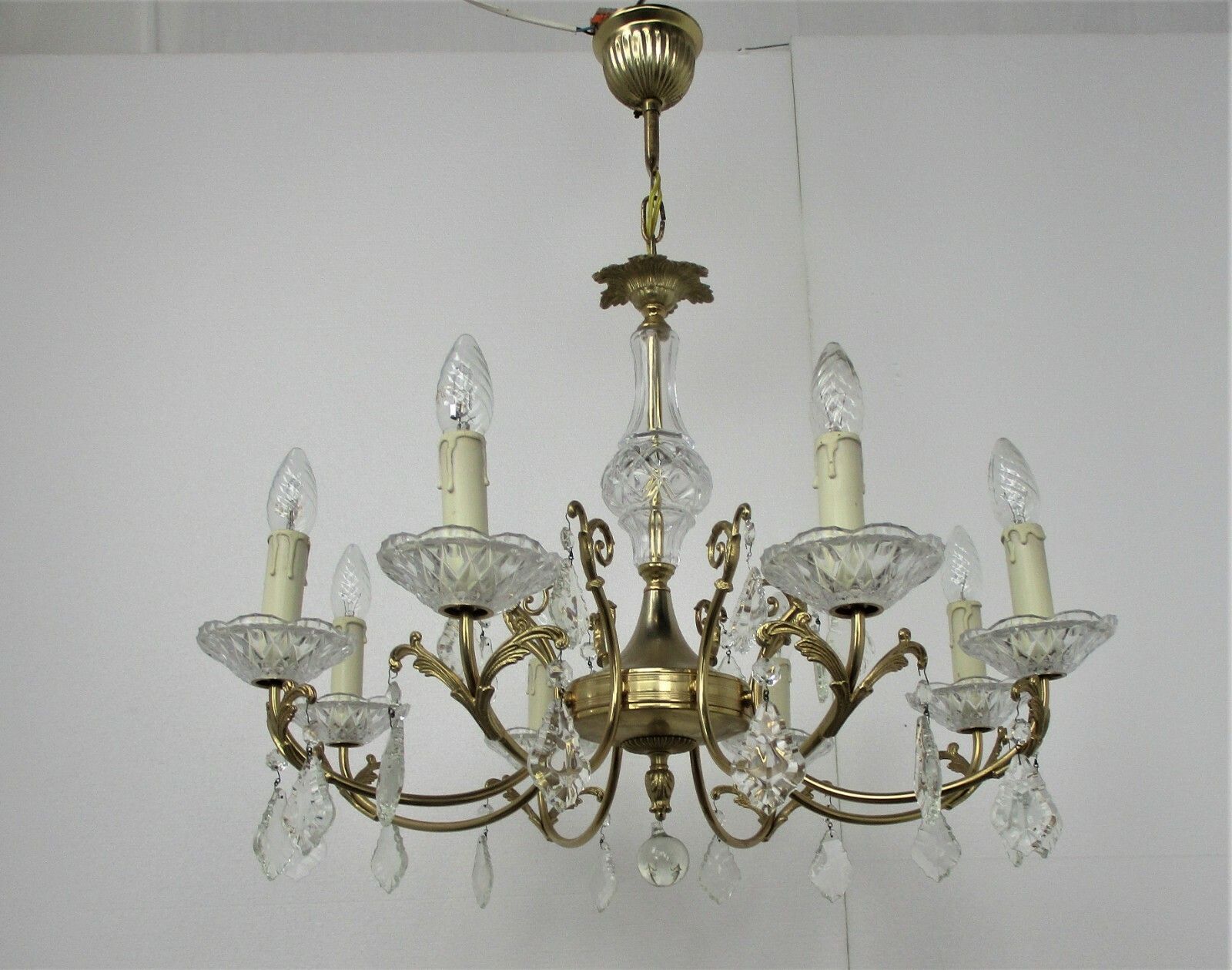 Gorgeous Chandelier 8 Arms Lights Brass Prisms Hollywood Regency Marie Therese photo Lighting
