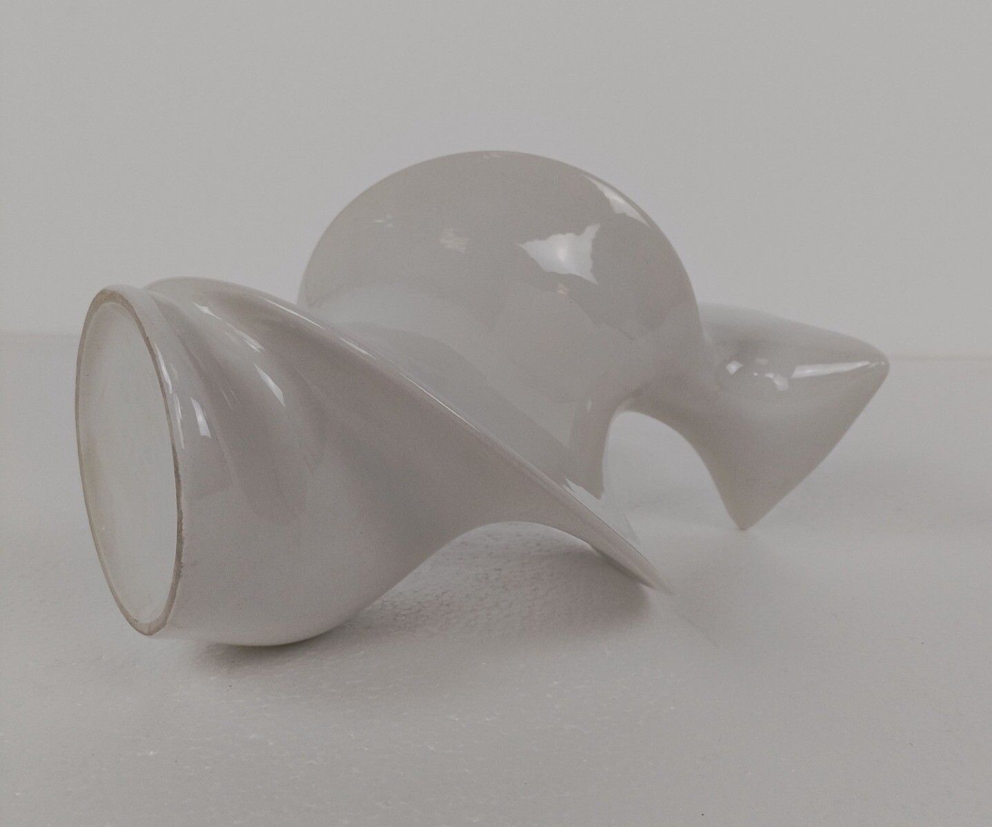 Occato  Gigante & Zambusi Post Modern Vase By Sicart Italy Space Age Twisted Whi photo 567.0