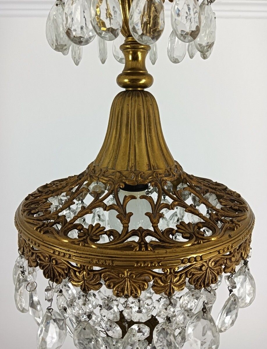 photo furniture French Wedding Bag Chandelier Romantic Ornate Brass 1 Light Art Glass Prisms Vin