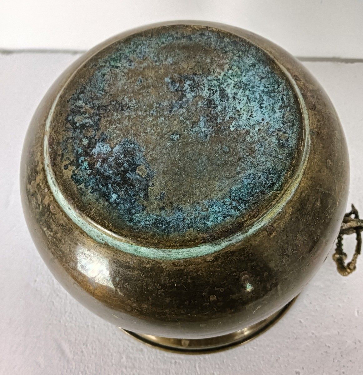 photo furniture Gothic  Planter Cachepot Vintage Brass Kettle Decorative Dragon Handles Hammered