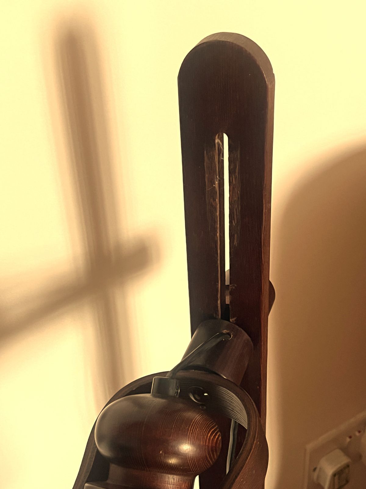photo vinterior 1970's Midcentury Modern Swedish Borje Claes Norlett Elit Wood And Brass Table Lamp. Working.
