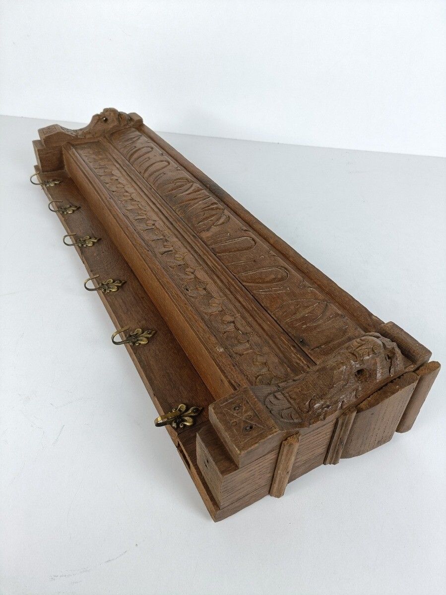 photo furniture Hand Carved Wood Oak Coat Hat Kitchen Hallway Rack Ornate Antique Lion Heads
