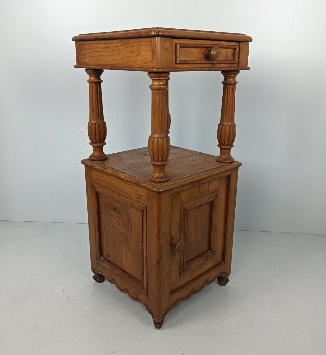 Antique Nightstand Pinewood End Table Bedroom Cabinet Japandi Style photo Furniture