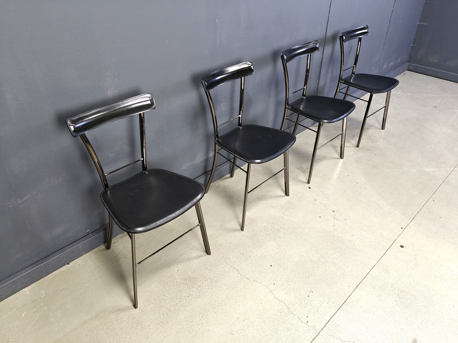 Set Of 4 Vintage Leather Dining Chairs By Arrben Italy, 1980s photo vinterior