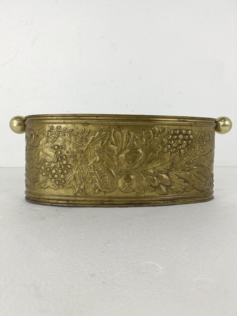 Hammered Embossed  Brass Planter Jardinière Ornate  Centerpiece Grapes 1800s photo vinterior