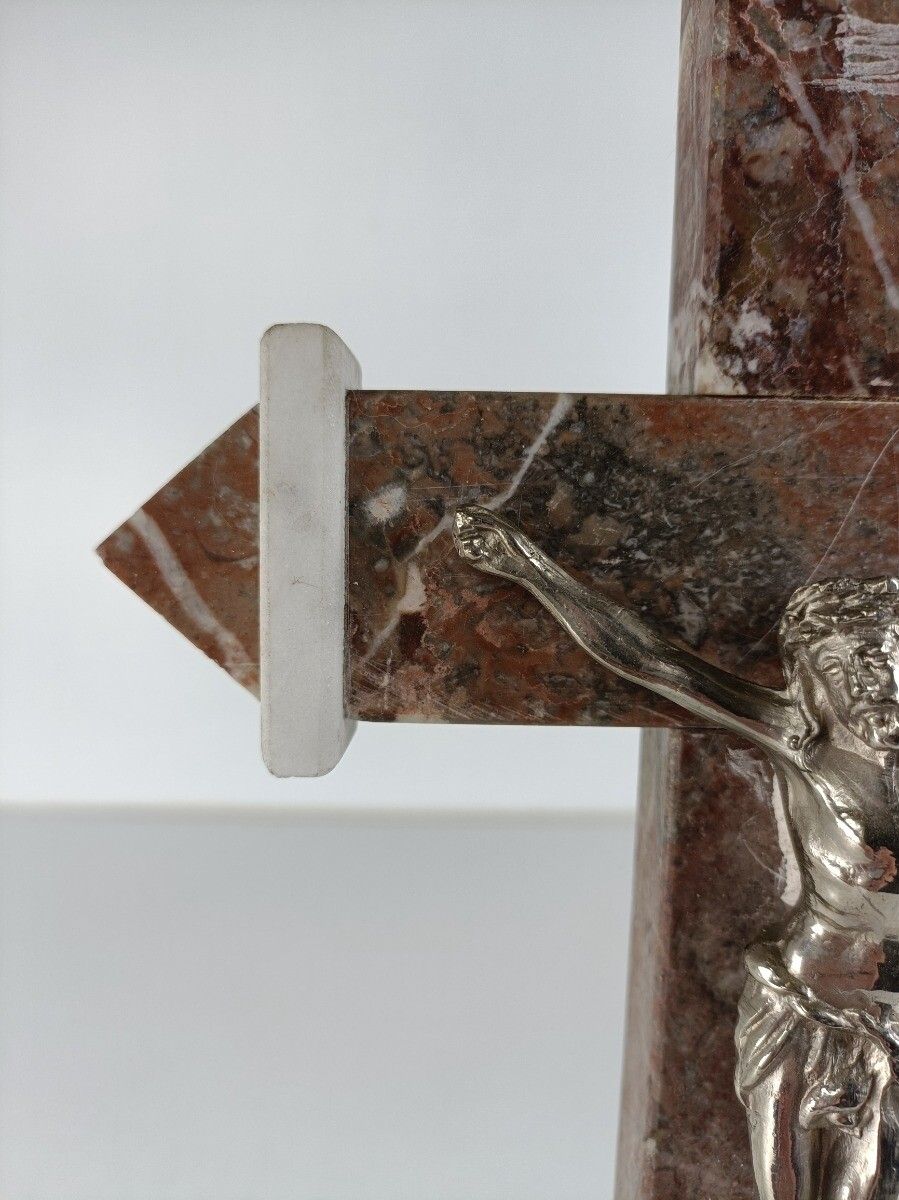 Antique Ornate Marble Onyx Jesus Christ Cross Cross Table Standing Crucifix Art photo vintage