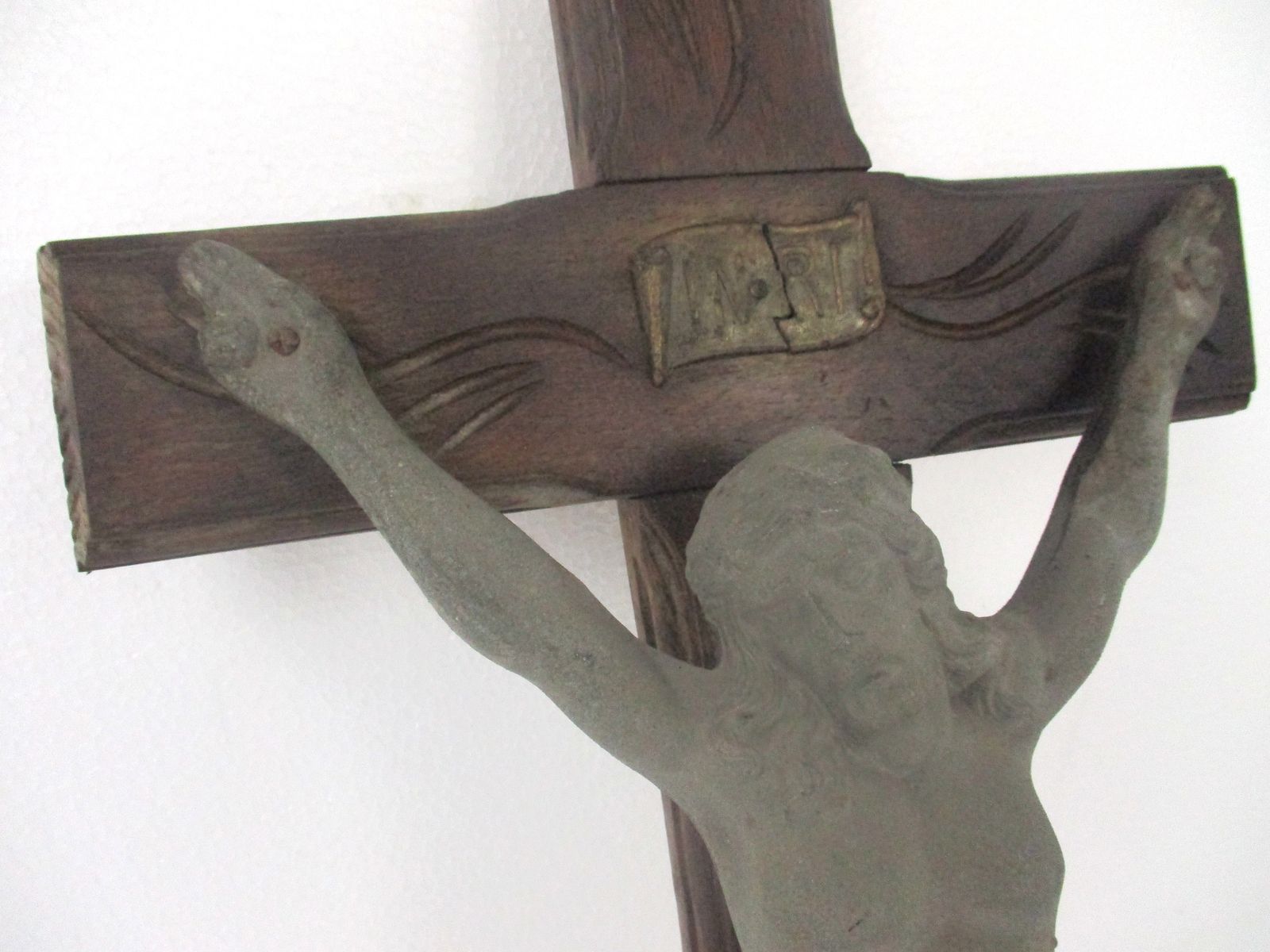 Large Wall Hanging Hand Carved Wood Crucifix Cross Jesus Christ Faux Brass Spelt photo Art