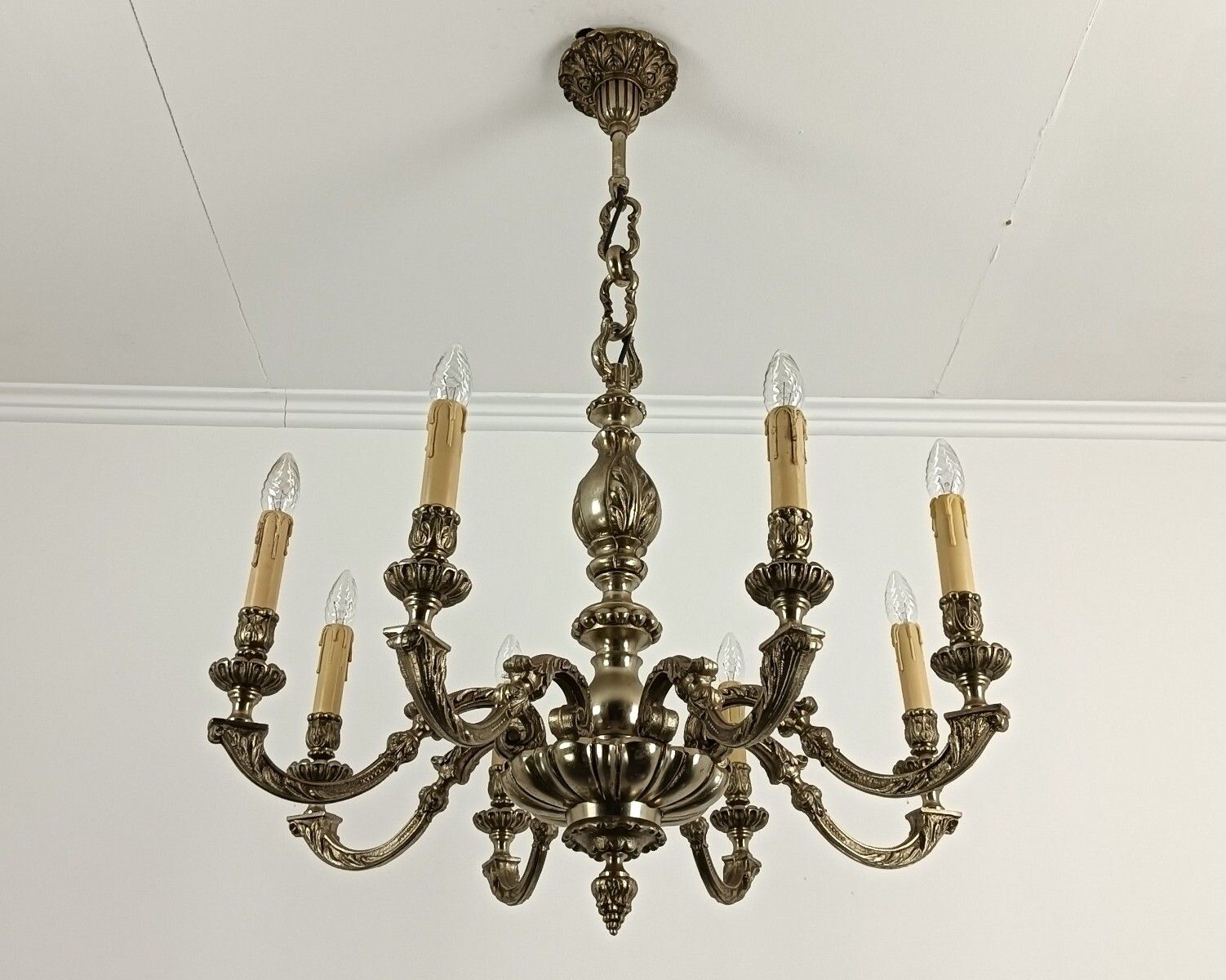 photo furniture Silver Plated Bronze French Chandelier 8 Lights Arm Gorgeous Vintage Stylish