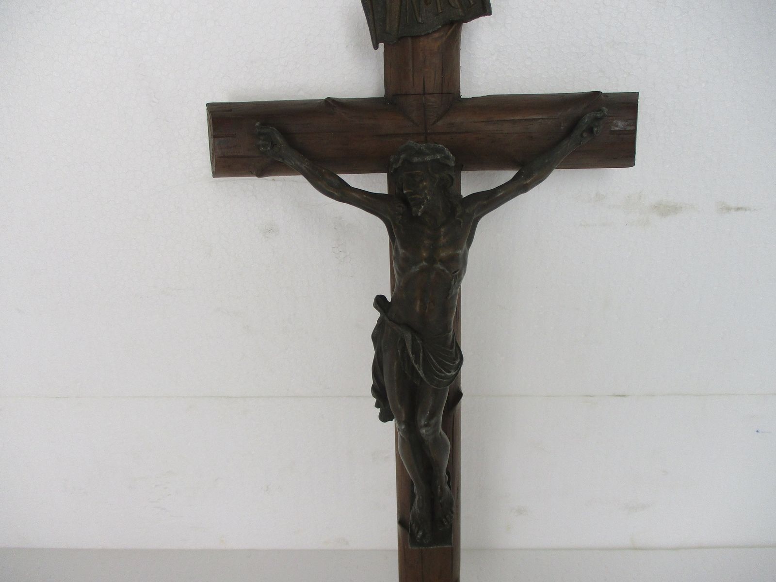 Hand Carved Wood Hanging Crucifix Cross Jesus Christ Ornate Brass Corpus 9.05&Qu photo 125.0