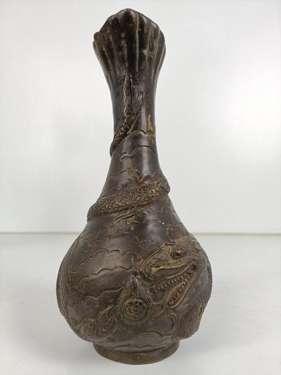 Bronze Dragon Vase Chinese Li Dynasty photo vinterior