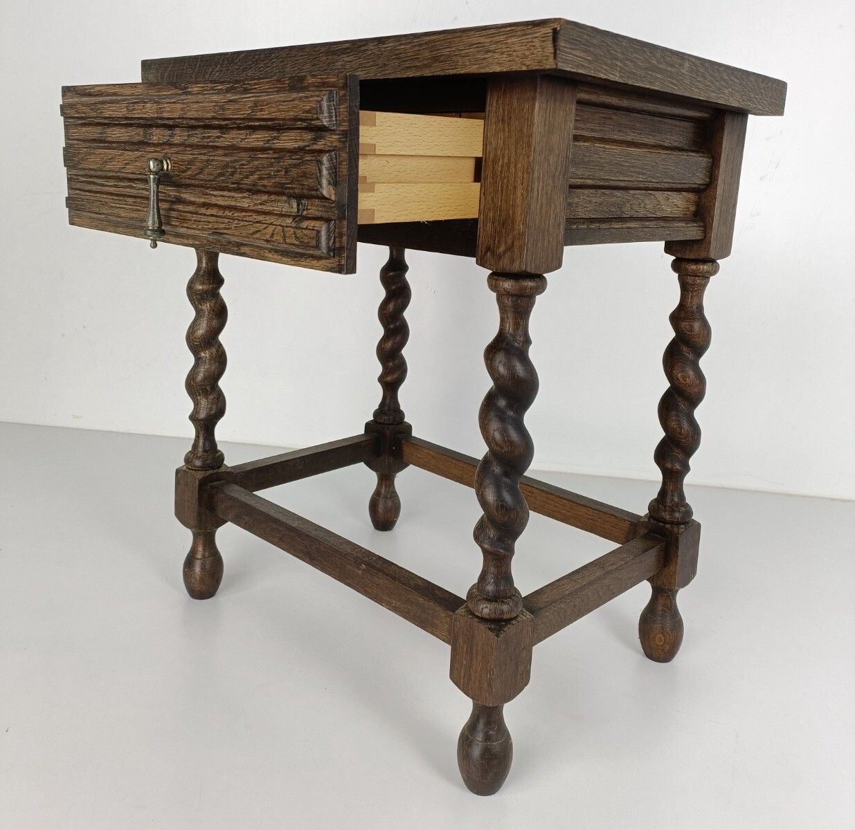 Barley Twist Wooden Side Table Desk Barn Country Style Mid Century Stunning Ra photo vinterior