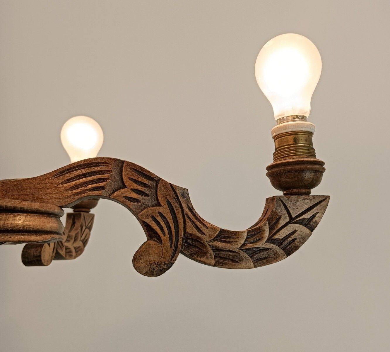 Farmhouse Style Chandelier Carved Wood Wooden Ornate Vintage 5 Lights Barn Style photo vintage
