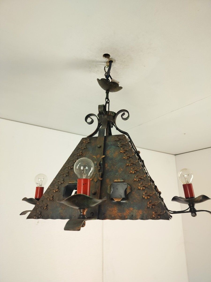 photo furniture Chandelier Pendant Funky Gothic Style Metal Shade Brass Look 5 Lights
