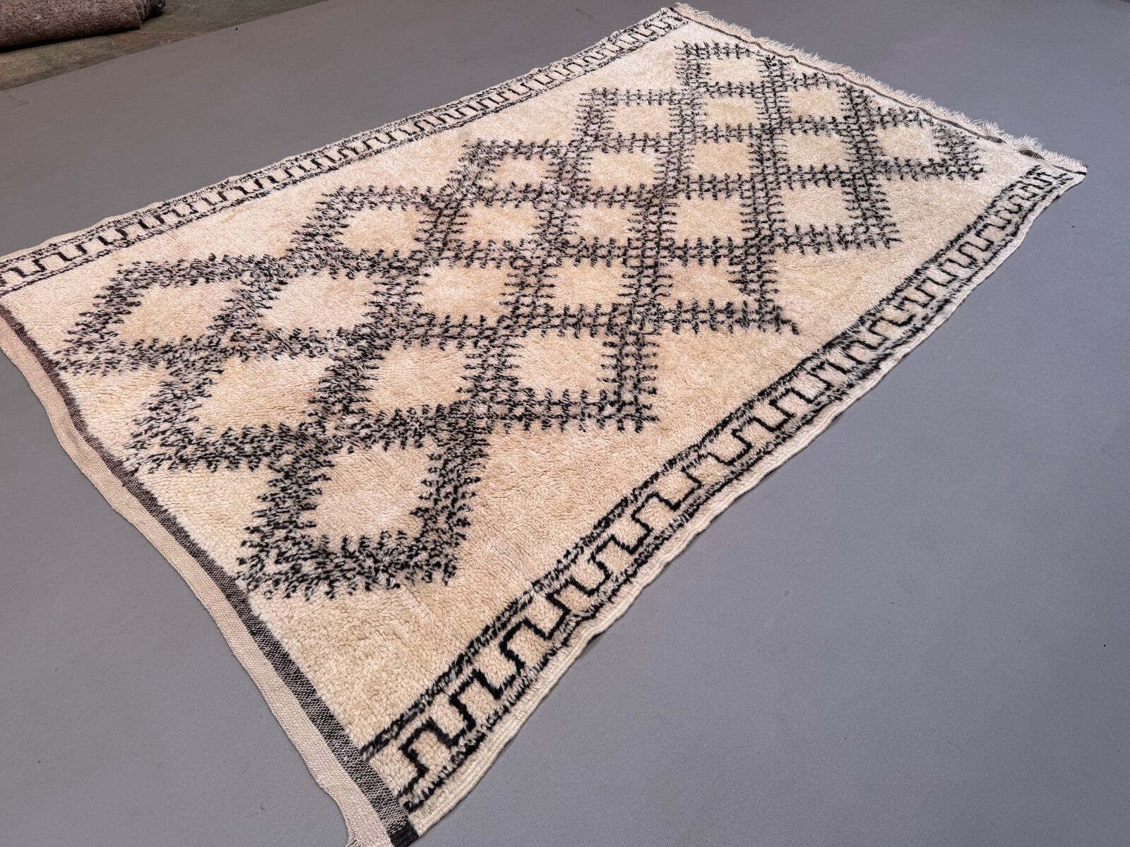 Moroccan Berber Rug 295x175 Cm Azilal, Atlas, Tribal, Clearance photo 475.0