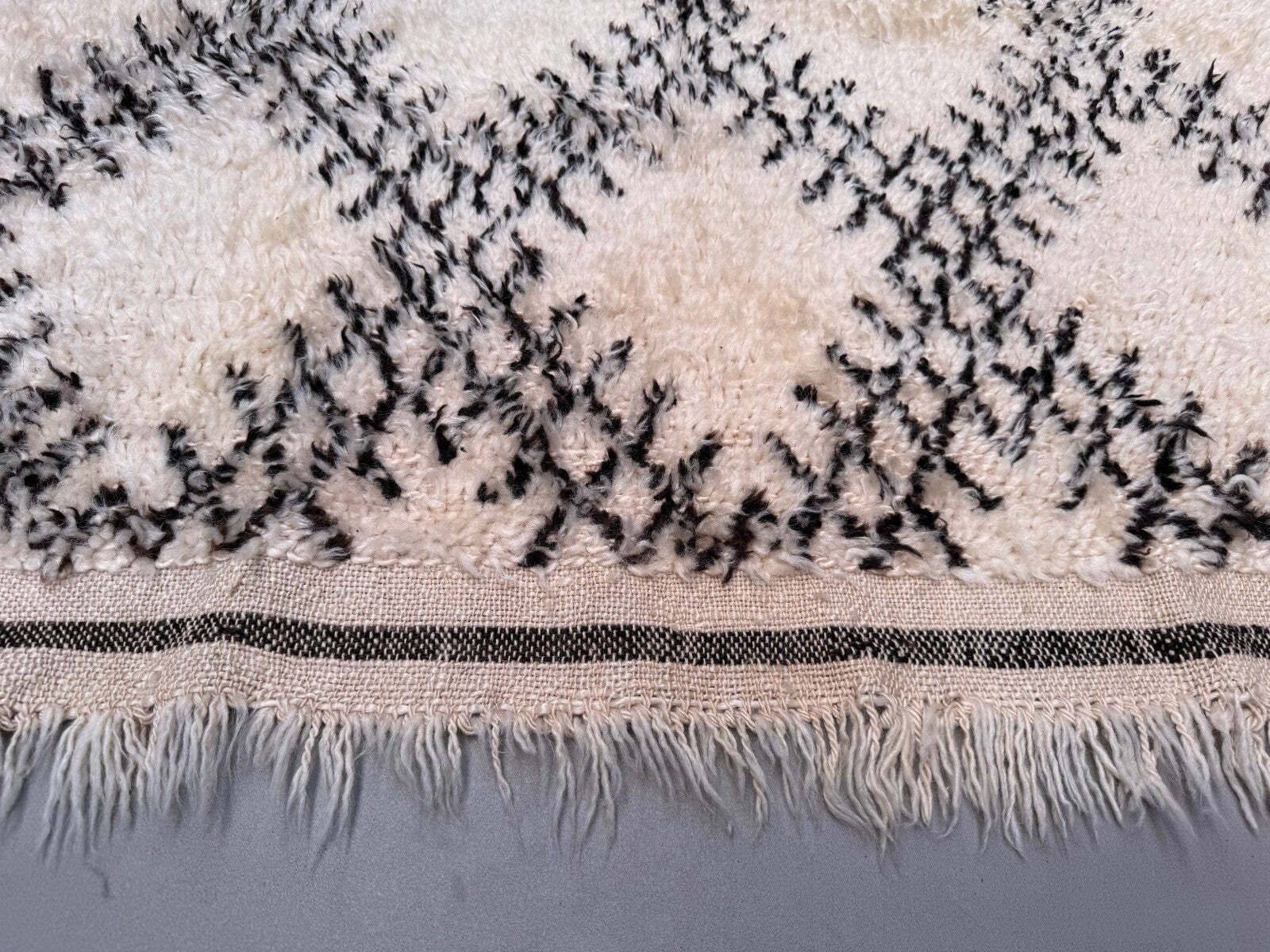 Moroccan Berber Rug 295x175 Cm Azilal, Atlas, Tribal, Clearance photo buy