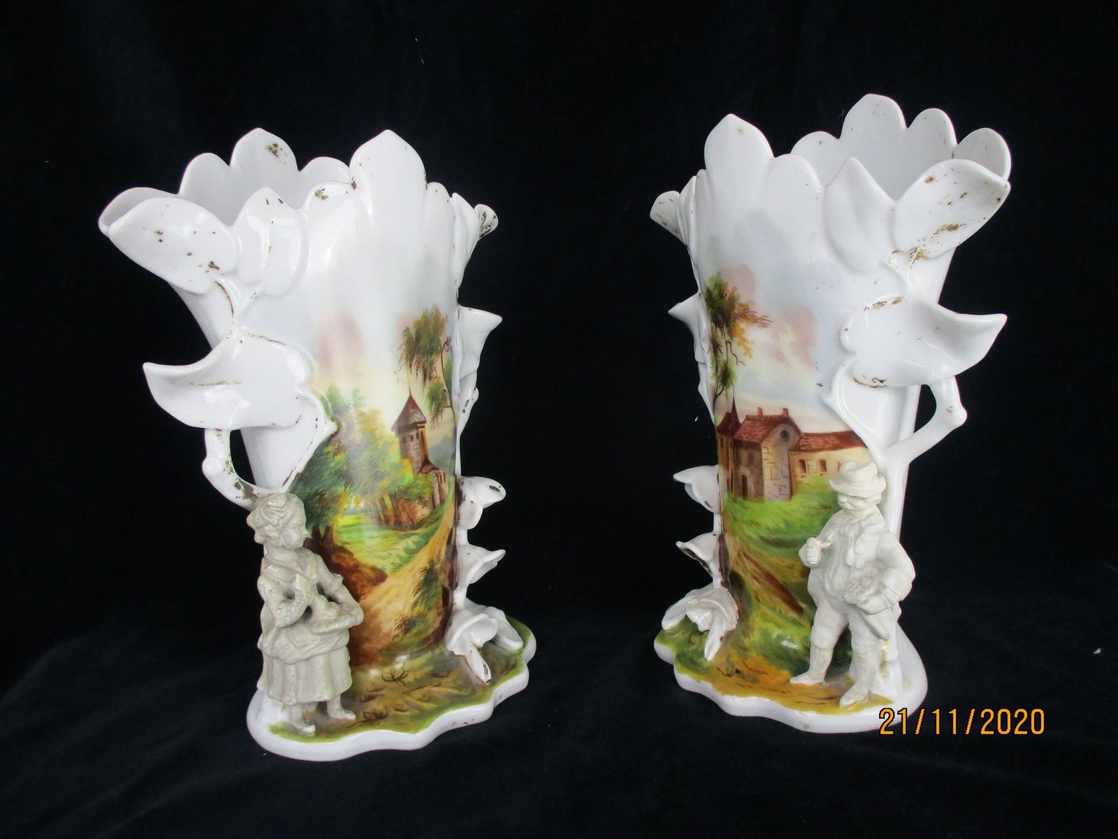 L Couple Antique Vieux Paris Porcelain Fan Flair Cornet Vases With Figurines Cou photo for sale