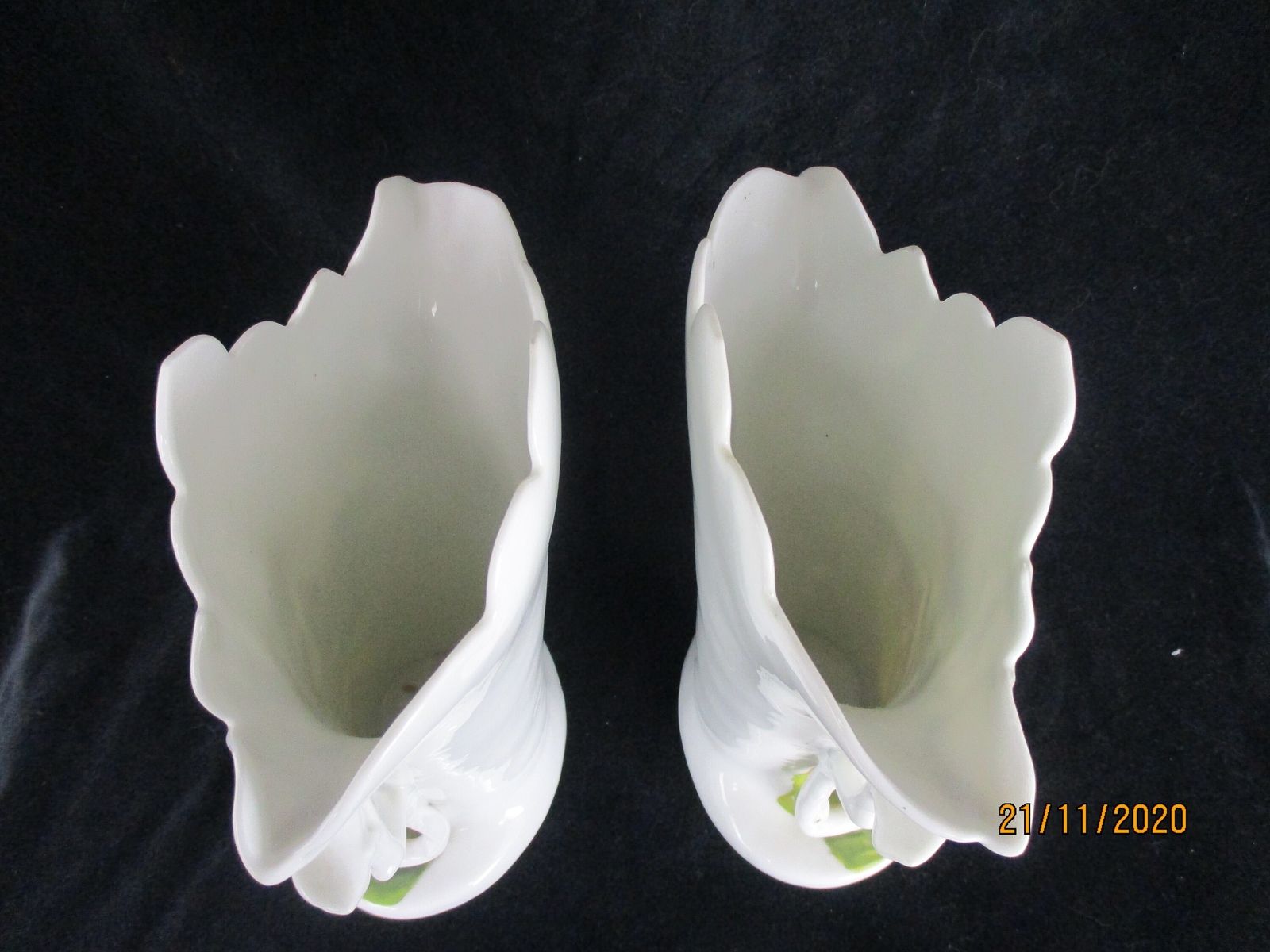 L Couple Antique Vieux Paris Porcelain Fan Flair Cornet Vases With Figurines Cou photo buy