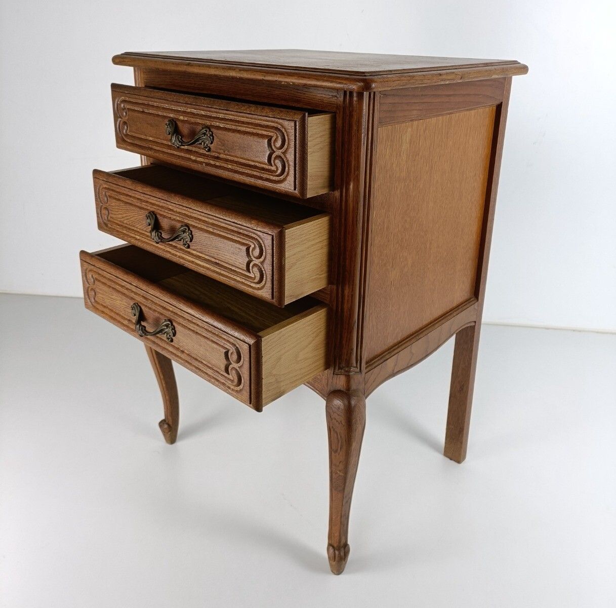 Louis XVI Style Bedside End Table Cabinet Nightstand Wood Chest Of Drawers 3 Dra photo 384.0