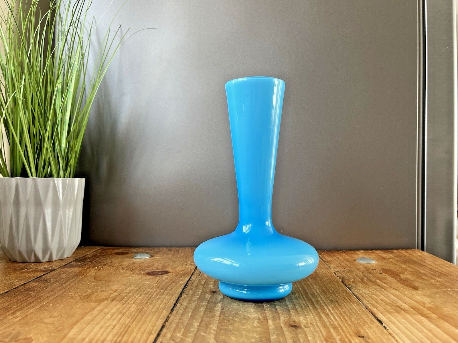 photo vinterior Space Age Sky Blue Italian Empoli Cased Glass Vase 70's Mid Century Scandi Style