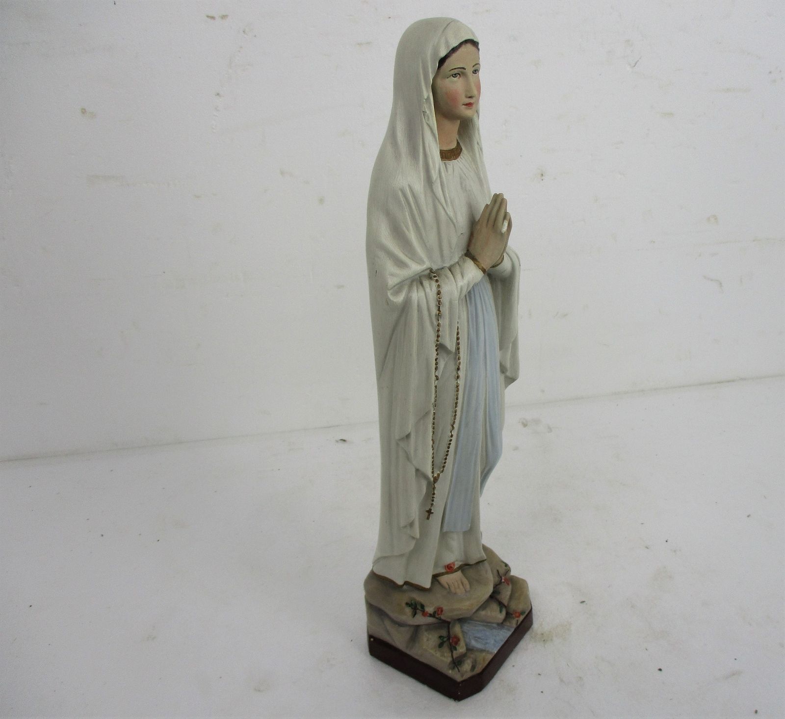 Large Statue Virgin Mary Madonna Plaster Folded Hands Chapel Gorgeous Face 24.4& photo 344.0
