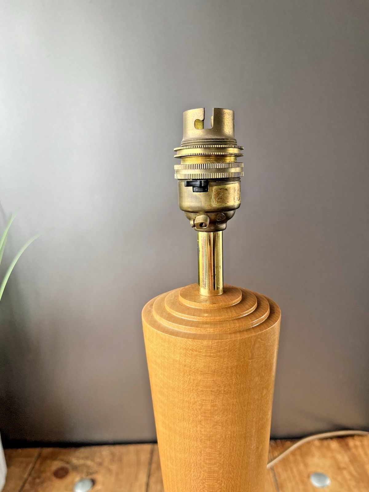 Mid Century 70's Modernist Art Deco Style Wood Beehive Table Desk Lamp Base photo 99.0
