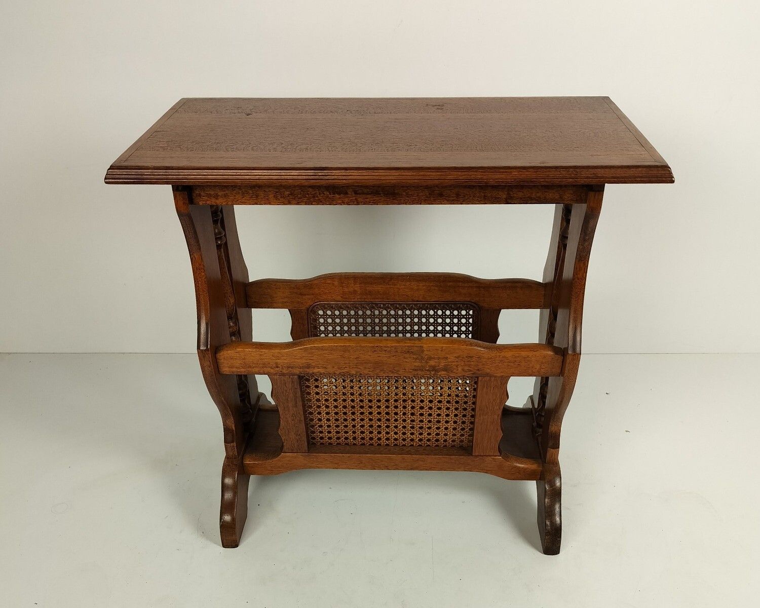 162.0 Vintage Rattan Wicker Rush Wooden Magazine Newspaper Basket Rack Hobo Chick Japa photo