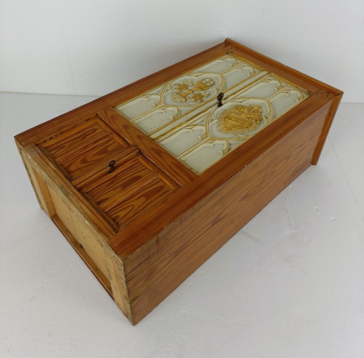 photo furniture Wooden Antique Tabernacle Cabinet Church Tabernaculum Hand Carved Htf