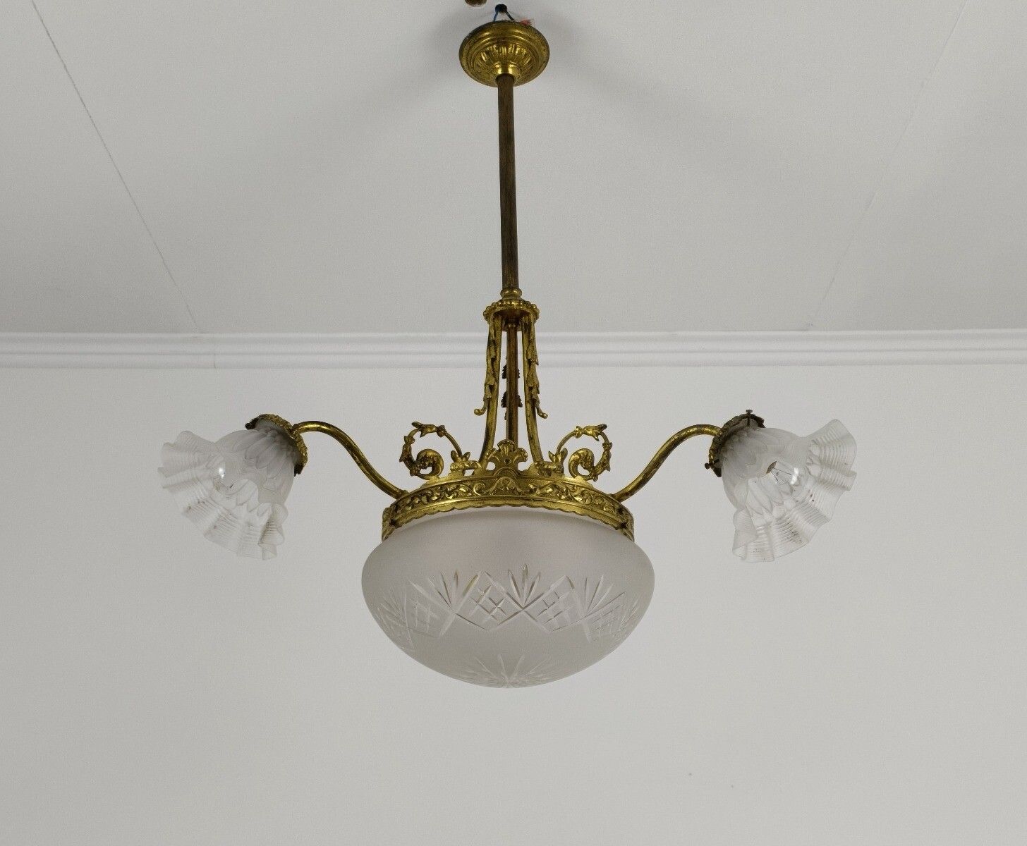 Chandelier  Art Deco 4 Lights 3 Arm Brass Etched Glass Shades Gorgeous Light Pen photo furniture