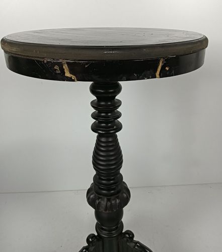 photo furniture Vintage Carved Wooden Stool Pedestal Plant Stand Side Table On Wheels Very Speci