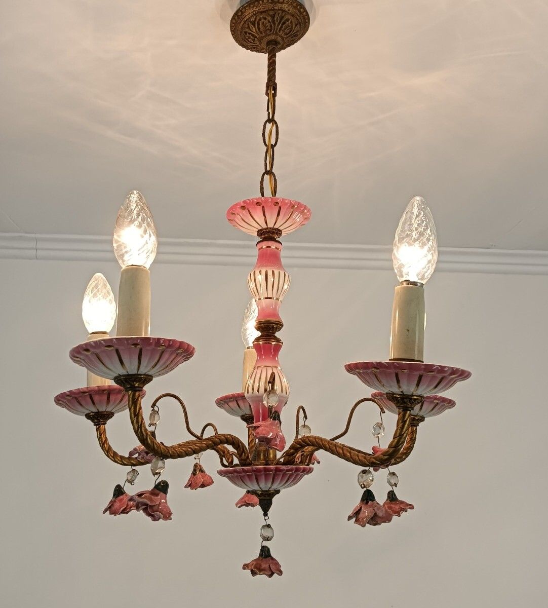 Romantic Italian Chandelier Small Pink Porcelain Flowers Brass 5 Lights Arm Vint photo Lighting
